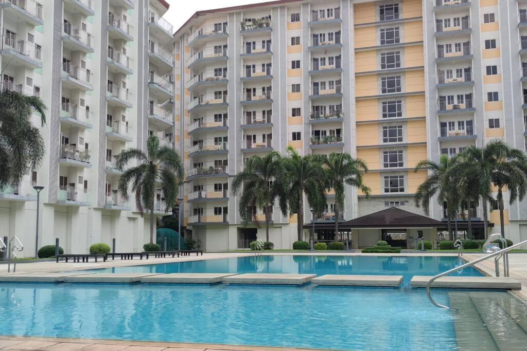 Cherolds Place Lovely 1 Bedroom Condo With Balcony มะนิลา ภายนอก รูปภาพ