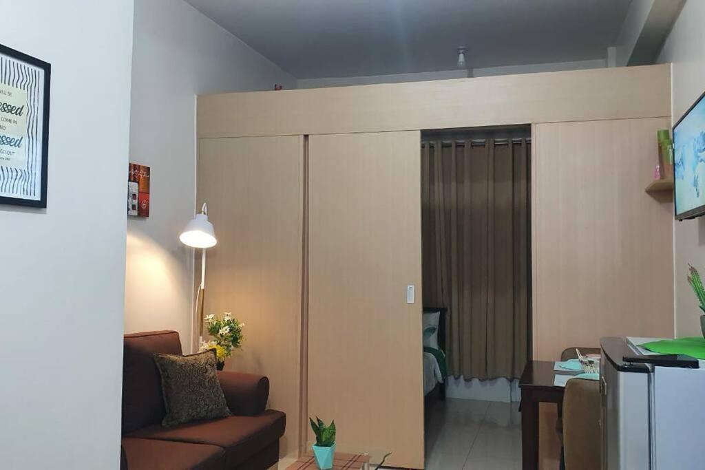 Cherolds Place Lovely 1 Bedroom Condo With Balcony มะนิลา ภายนอก รูปภาพ