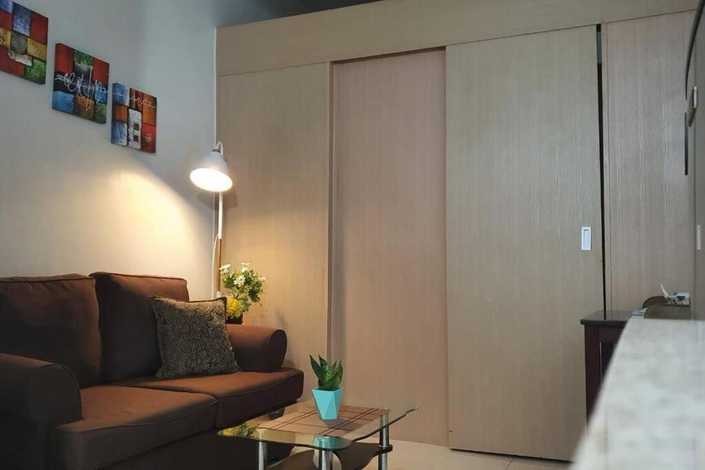 Cherolds Place Lovely 1 Bedroom Condo With Balcony มะนิลา ภายนอก รูปภาพ