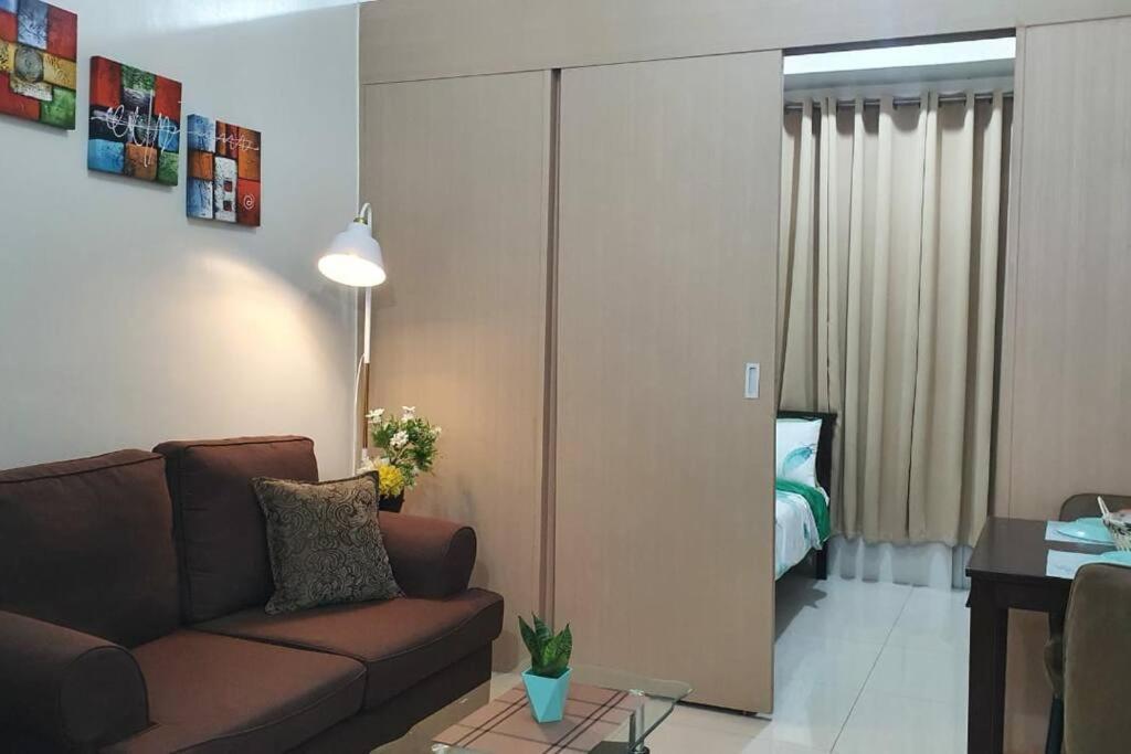 Cherolds Place Lovely 1 Bedroom Condo With Balcony มะนิลา ภายนอก รูปภาพ