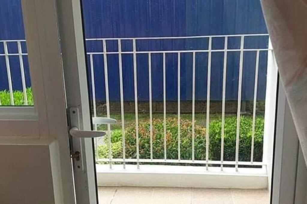 Cherolds Place Lovely 1 Bedroom Condo With Balcony มะนิลา ภายนอก รูปภาพ