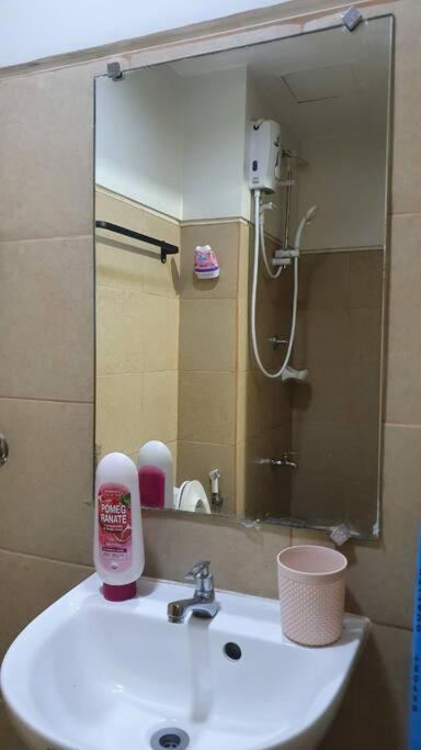 Cherolds Place Lovely 1 Bedroom Condo With Balcony มะนิลา ภายนอก รูปภาพ
