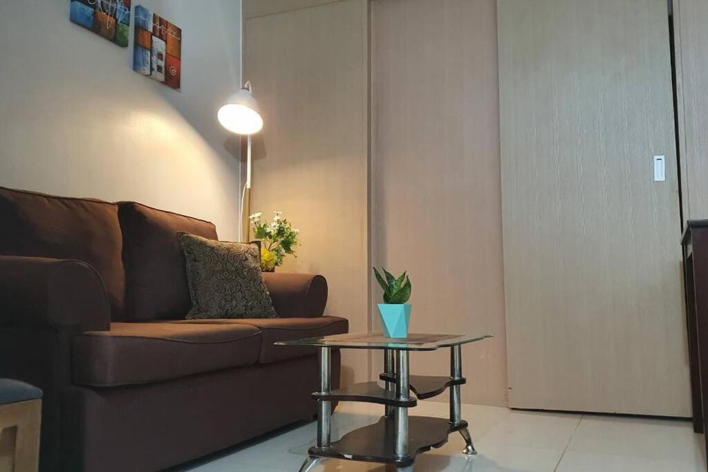Cherolds Place Lovely 1 Bedroom Condo With Balcony มะนิลา ภายนอก รูปภาพ