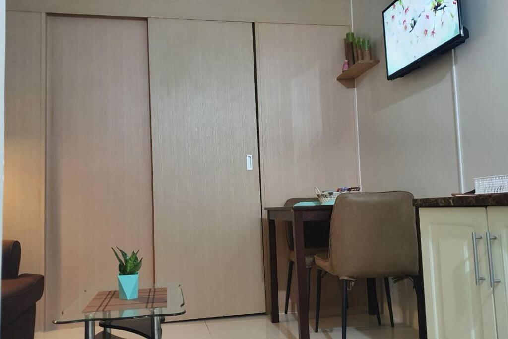 Cherolds Place Lovely 1 Bedroom Condo With Balcony มะนิลา ภายนอก รูปภาพ